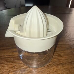 VINTAGE GEMCO LEMON WHITE THE JUICER CITRUS REAMER SQUEEZER STRAINER GLASS JAR